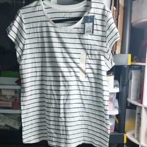 Universal Thread Short Sleeve Tee with Black Stripes